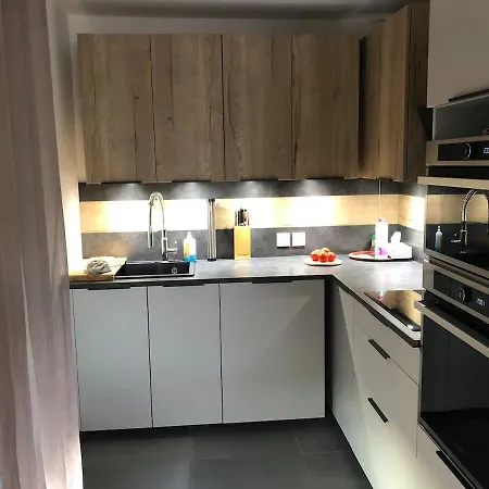 Spacious And Quiet, Air Conditioning, Parking, High Floor Antibes