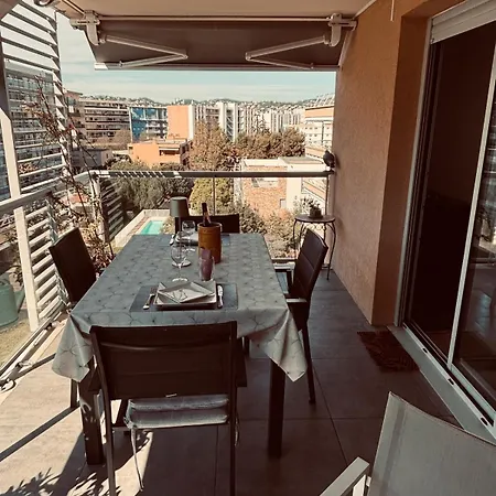 Spacious And Quiet, Air Conditioning, Parking, High Floor * Antibes